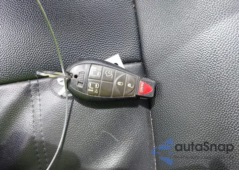 2016 Chrysler Town & Country Touring из США, поврежденный, VIN 2C4RC1BG3GR228962